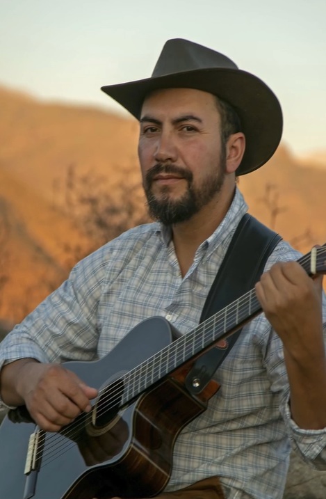 Mauricio Rojas en el paisaje del norte chico